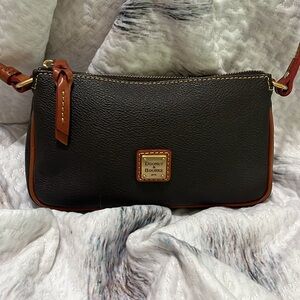 Dooney & Bourke black leather crossbody w/tan and red accents- NWOT